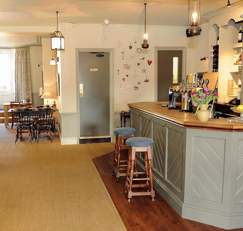 The Falcon Inn Painswick Exterior photo