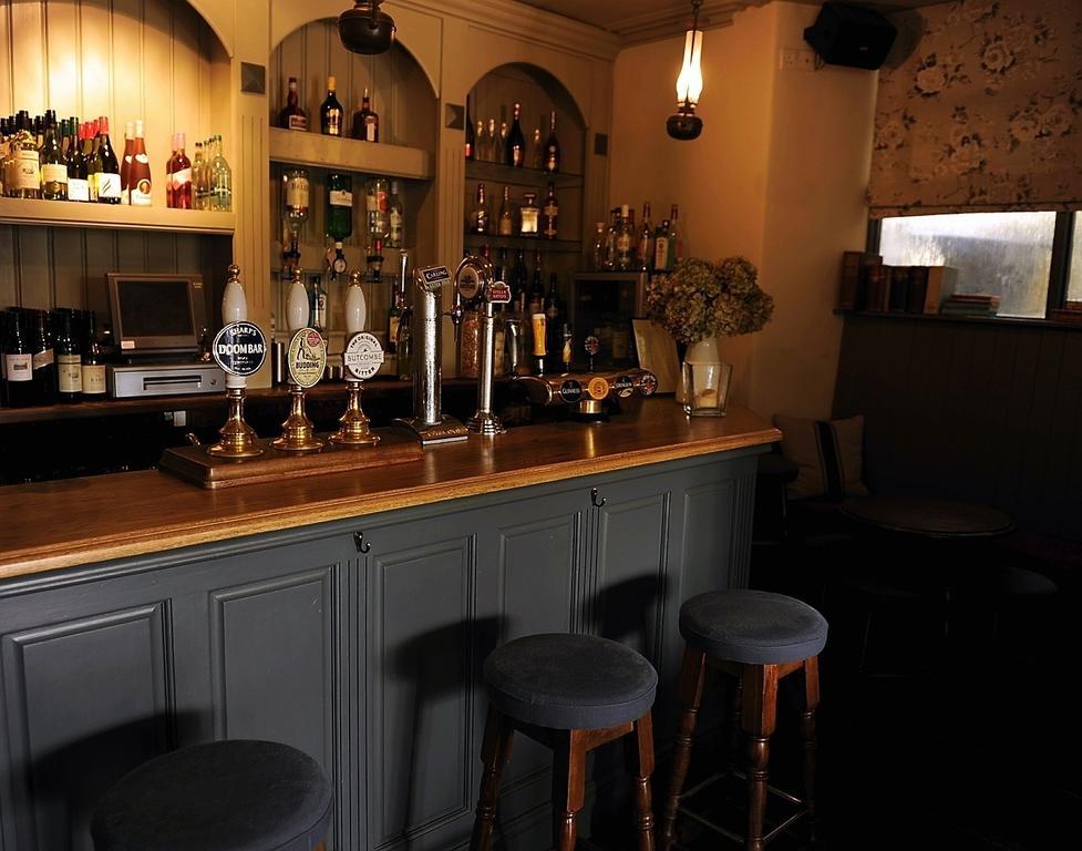 The Falcon Inn Painswick Exterior photo